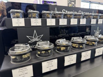 Strain Stars - Custom Display - Canna Pods